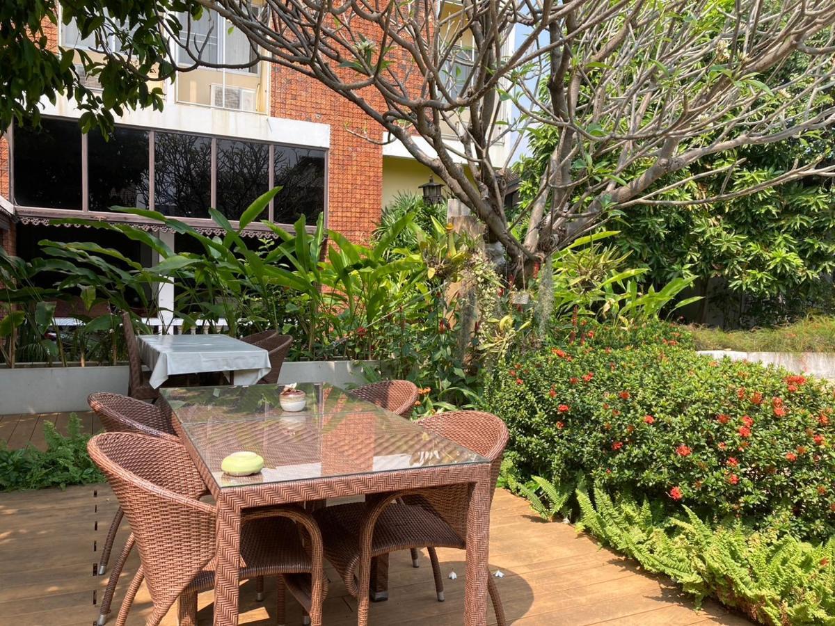 Wiriya House Hostel Chiang Mai Exterior photo