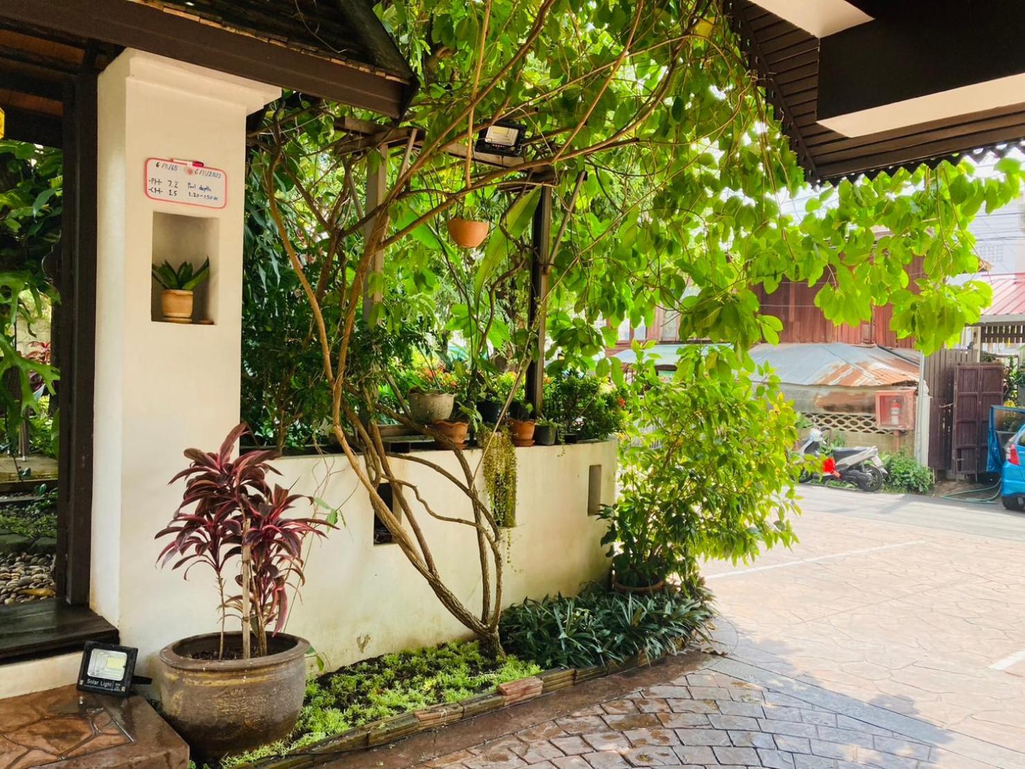 Wiriya House Hostel Chiang Mai Exterior photo