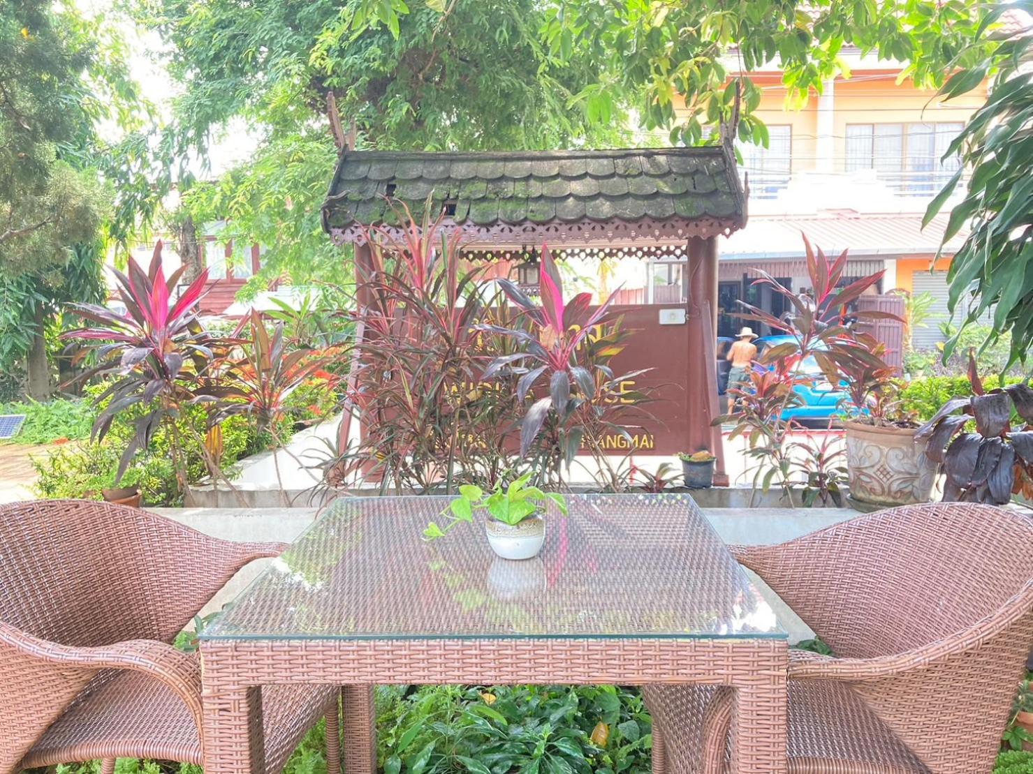 Wiriya House Hostel Chiang Mai Exterior photo